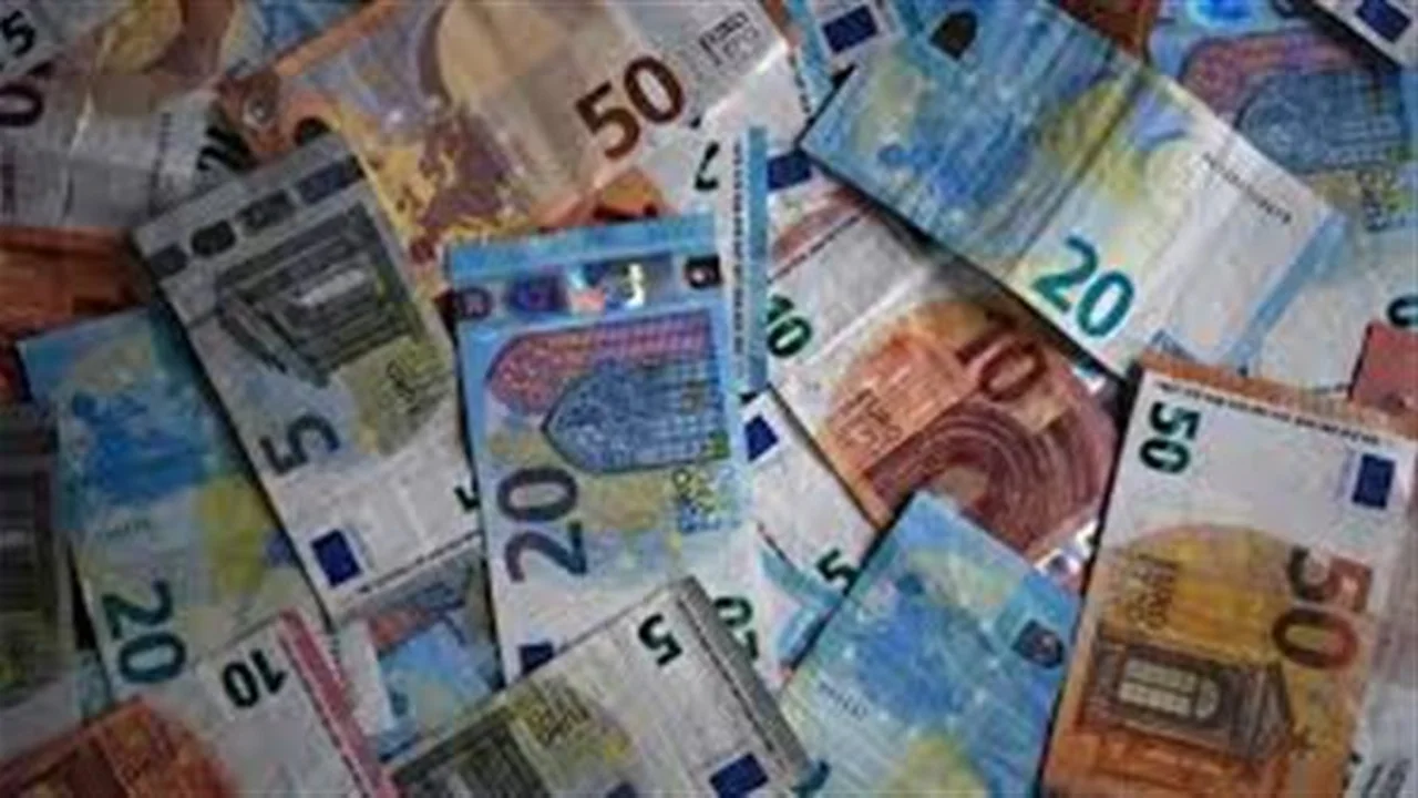 تحرك جديد.. مفاجأة في سعر اليورو أمام الجنيه داخل البنوك المصرية ونقاط الصرف